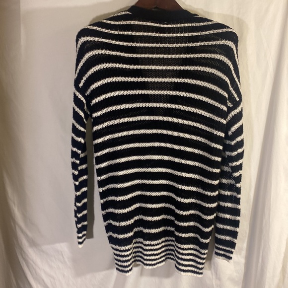 Woman’s Cardigan sweater top size XL. - Picture 6 of 6
